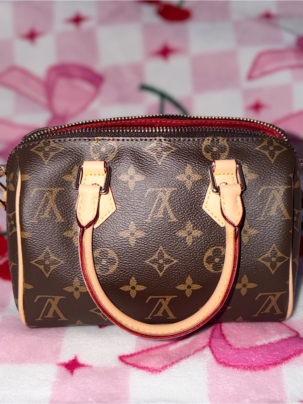 LV Speedy 20 - Picture 2 of 3